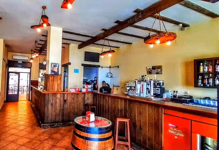 La Braser&iacute;a-Patu Bar