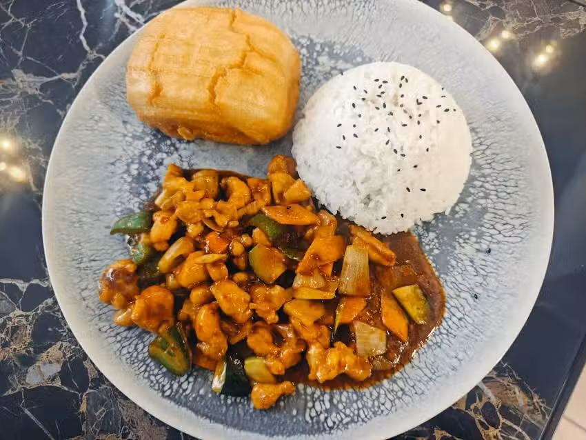 La Cabanya Cafeteria/ Restaurant