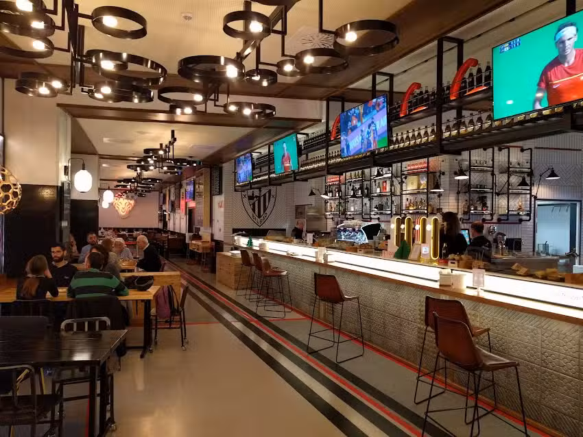 La Campa de los Ingleses &middot; Taberna San Mam&eacute;s