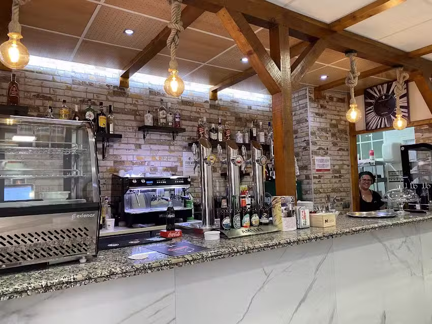 La Cantina Bar Restaurante