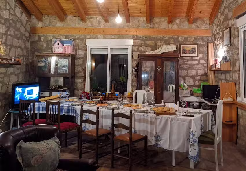 La Cantina de Pedrosa de R&iacute;o &Uacute;rbel