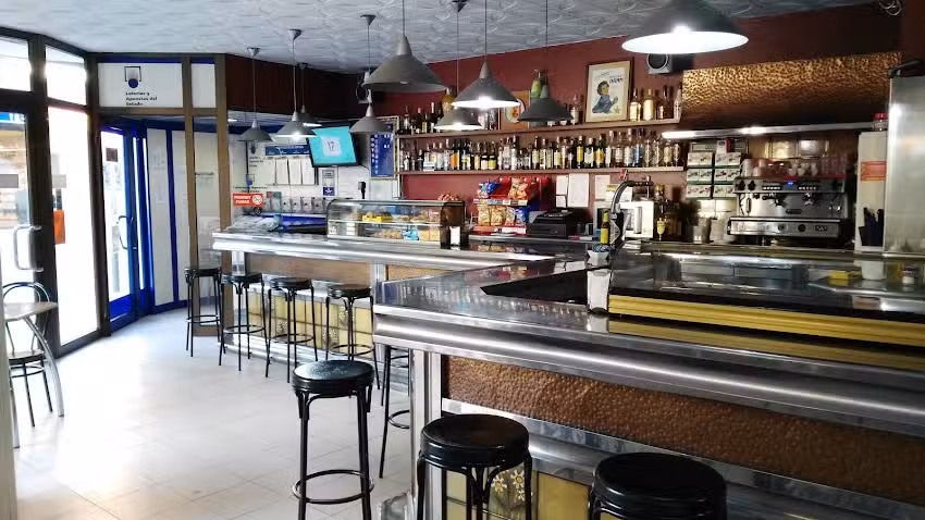 La cantonada 7 (Antiguo bar llu&iuml;sos)