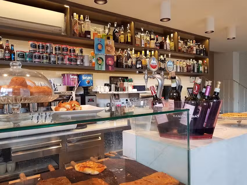 La Ca&ntilde;uta Panader&iacute;a