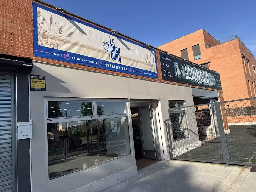 La Charquita Healthy Bar / Pokes, A&ccedil;a&iacute;s y desayunos