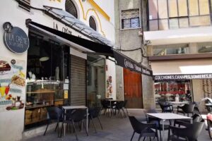 LA CR&Egrave;ME DE LA CR&Egrave;ME Crepes, Galettes & Gofres. Breakfast, Brunch & Pastry Cafe