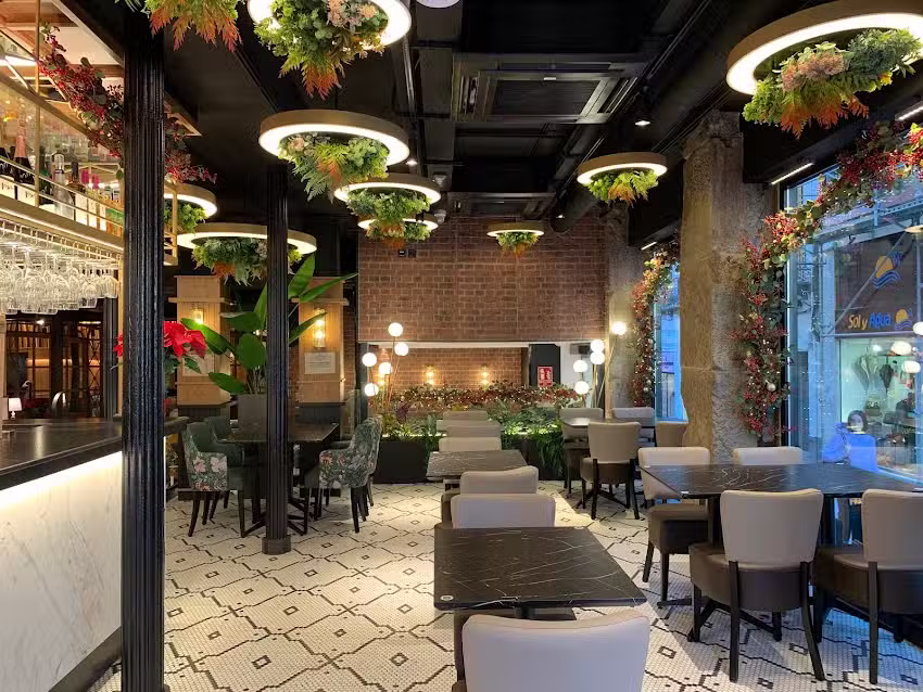 La Cueva de 1900 / Bib-Rambla