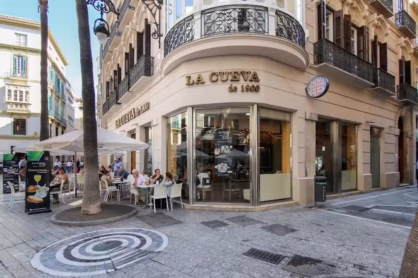 La Cueva de 1900 / F&eacute;lix S&aacute;enz