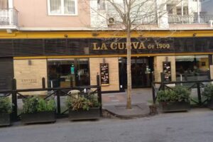 La Cueva de 1900 / Pedro Antonio