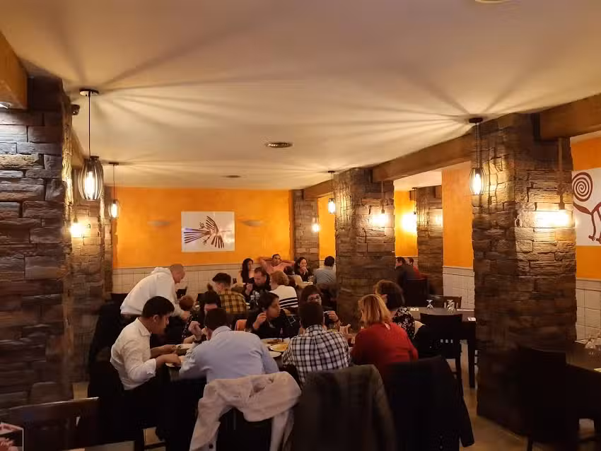 La C&uacute;spide M&oacute;stoles &ndash; Restaurante Peruano
