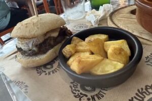 La fartukona nast food