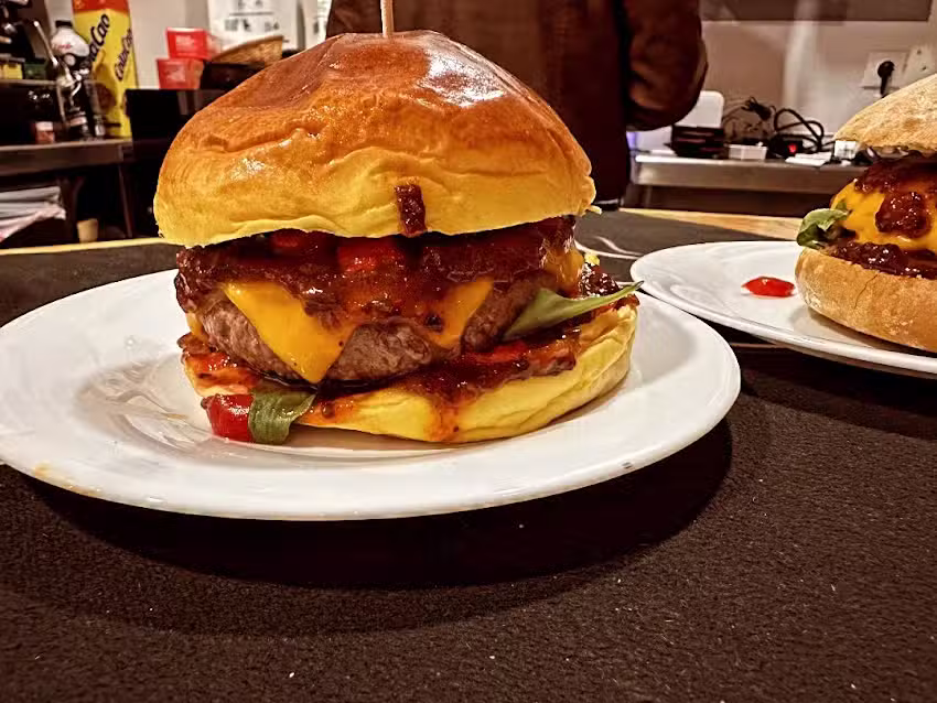 La Gorda Burger Bar C&C