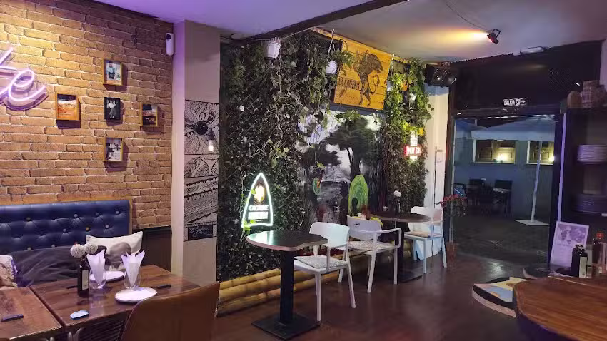 La Grifer&iacute;a Paella & Cocktails