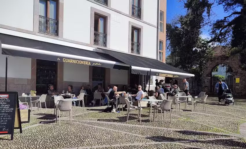 La Guarnicioner&iacute;a Gastrobar