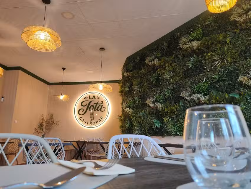 La Jota Gastrobar