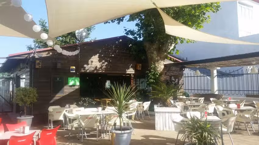 La Kaba&ntilde;a &ndash; Asador Pizzer&iacute;a