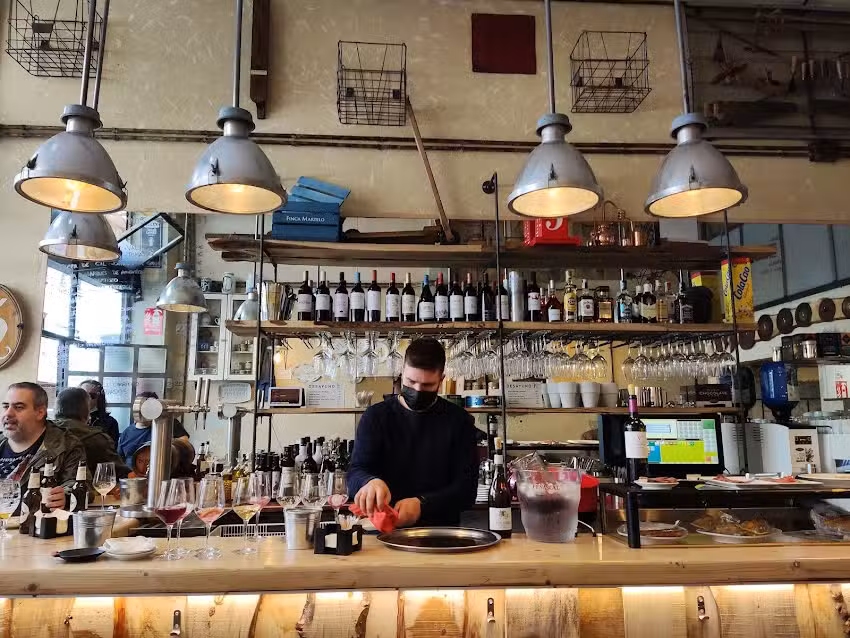 La Karpinter&iacute;a GastroBar