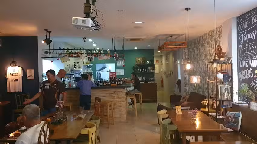 La Luna en Playa San Juan