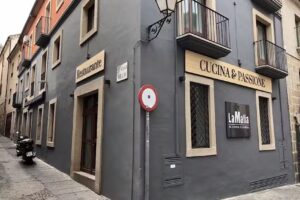 La Mafia se sienta a la mesa