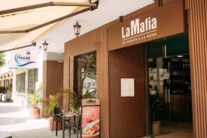 La Mafia se sienta a la mesa