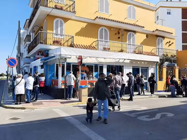 La Mar & Tierra