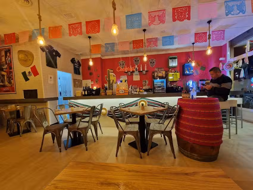 LA MEXICANA taquer&iacute;a
