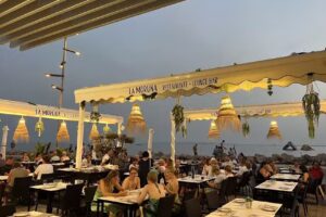 LA MORUNA Restaurante Lounge Bar