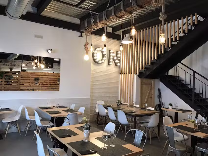 La Nave Bar & Restaurante