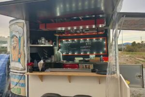 LA PARADETA KARRI & MONIK ( FOOD TRUCK )