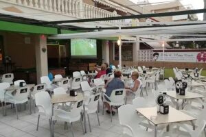 La Parisienne Coctel-Bar-Lounge