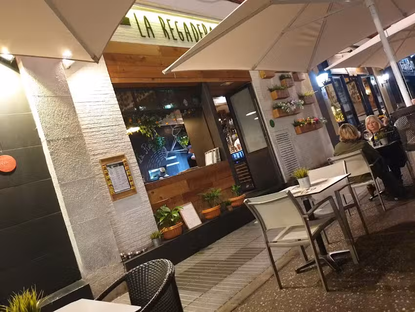 La Regadera Food & Drink