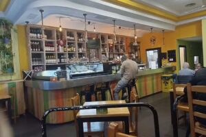 La Revuelta Bar &ndash; Bocater&iacute;a