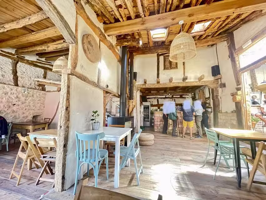 La R&uacute;stica Caravan-Bar