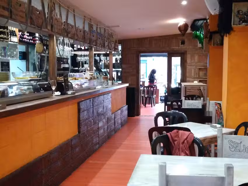 La Sidrer&iacute;a Guajes Burgos