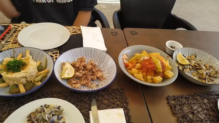 La Siesta Salines Restaurant & Hostel