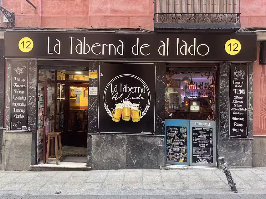 La Taberna de Al Lado