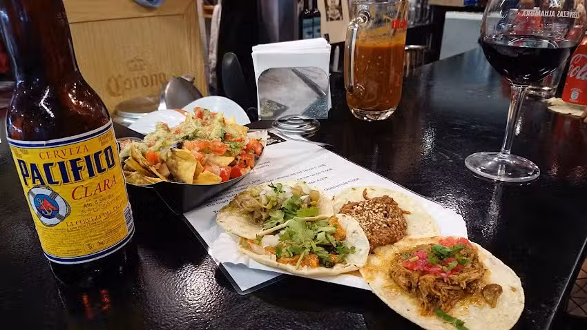 La Tentaci&oacute;n. La taqueria del mercado