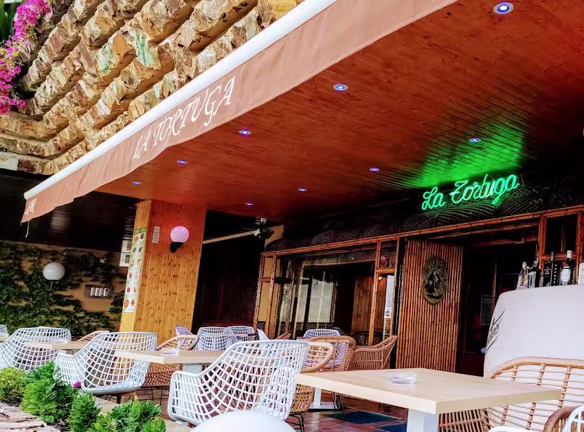 La Tortuga lounge bar