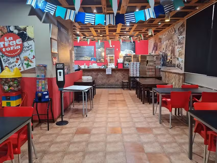 La Tractoria. Pizzer&iacute;a 100% natural y artesana. Guadalcacin.