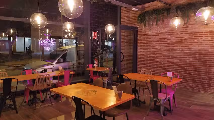 La Tremenda Eating Club