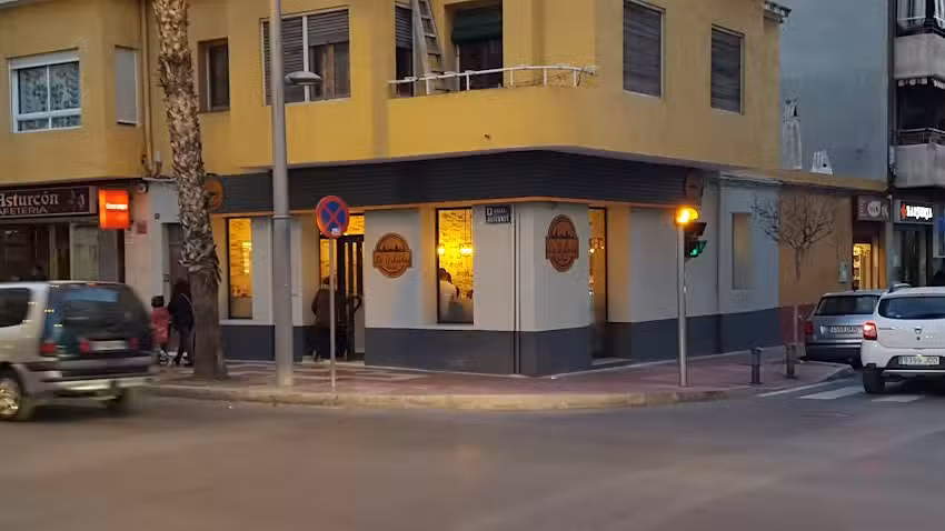 La Urbana Caf&eacute;