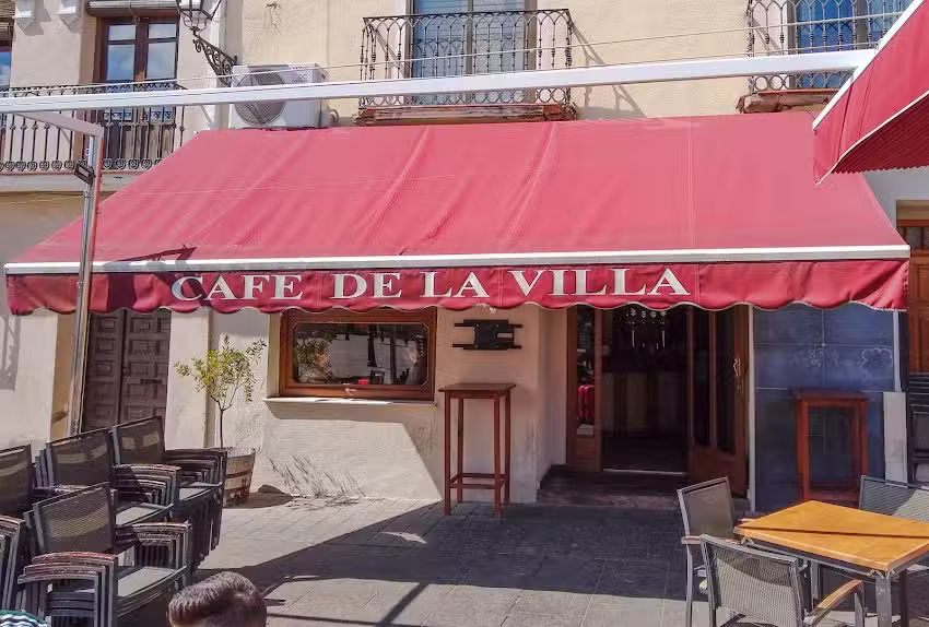 La Villa TAPAS & VINOS.