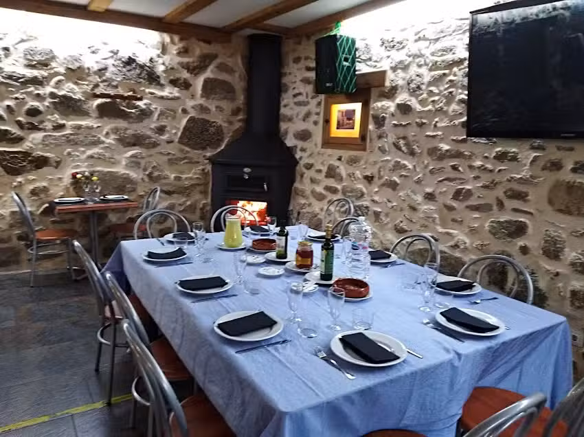 Laplaza Bar Restaurante Asador Navacepedilla de Corneja