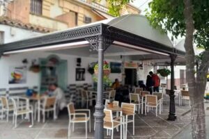 Las Palmeras Bar Café