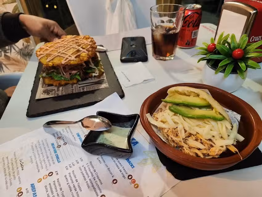 Latino Cafe &ndash; Bar &ndash; Mer&uacute;