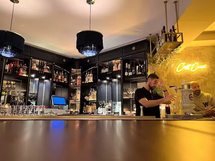 Le Cuc&uacute; petit bistrot