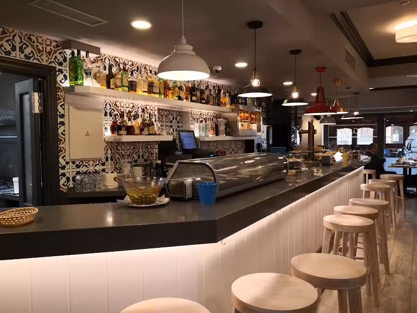 LEGAZPI: Beers, Wine & Food