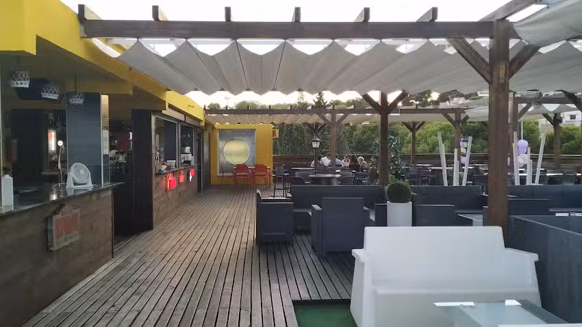 Lemon Terraza Pub