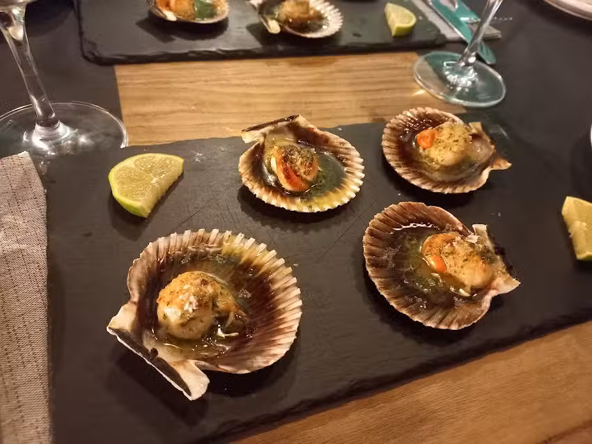 Le&ntilde;a al Mono