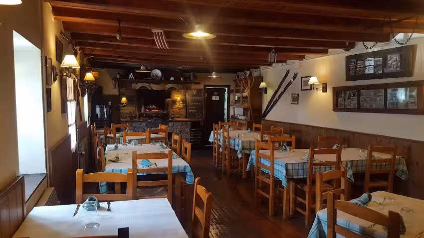 Les Ares Restaurant
