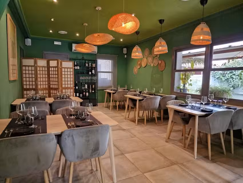 Limo Restaurant &ndash; Cocina nikkei peruana